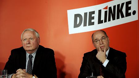 23. Januar: Oskar Lafontaine gibt seinen Rückzug aus der Bundespolitik bekannt. Rechts Fraktionschef Gregor Gysi.