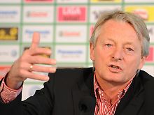 Lorenz-Günther Köstner soll wieder Zug reinbringen beim VfL.