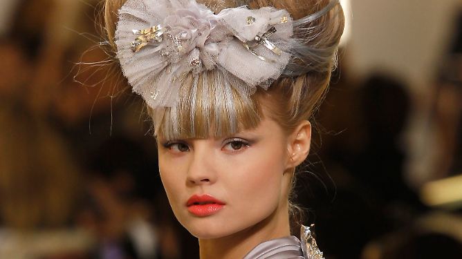 Haute Couture in Paris: Von Madame Pompadour bis Diskokugel