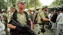 Bundeswehrsoldaten in Taloqan bei Kundus auf Streife.