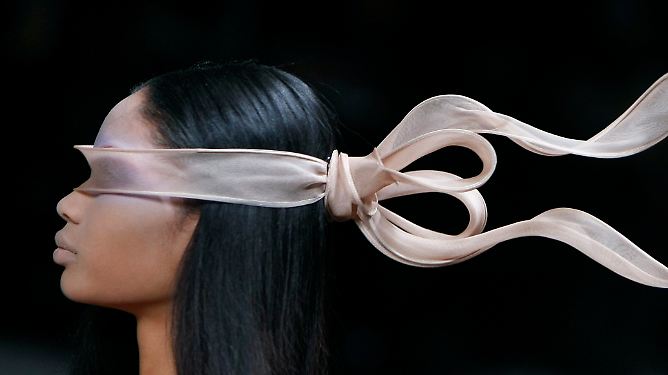 Sündig, teuer und begehrt: Haute Couture aus Paris
