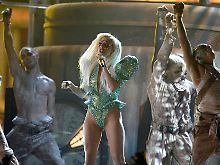 Lady Gaga gibt auf der Bühne alles - bis zur Erschöpfung. (Archivbild)