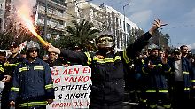 Proteste von Feuerwehrleuten: Der öffentliche Dienst hat außergewöhnlich viel Macht in Griechenland.