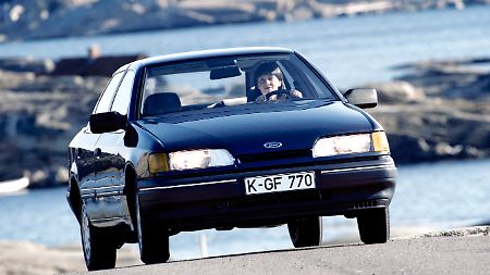Ersatz für den Granada: Ford wollte mit dem Scorpio allerdings auch in der oberen Mittelklasse wildern.