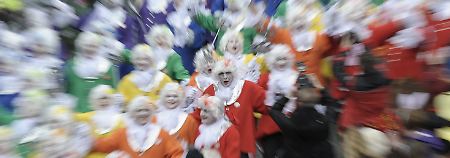 Die bunten Rosenmontagsumzüge sind bei vielen Japanern beliebt.