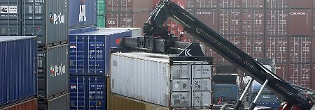 Containerterminal in Uiwang: Die Exporte sorgen in China für ein zweistelliges Wachstum.