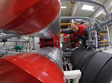 Neuartige Hochtemperatur-Wärmepumpe der Firma Thermea im sächsischen Ottendorf-Okrilla: Die Anlage arbeitet mit Kohlendioxid aus der Umgebungsluft als natürlichem Kältemittel.