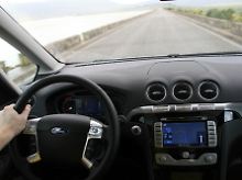 Gebürstete Chromteile und Klavierlack lassen - je nach Ausstattung - das Cockpit edel erscheinen.