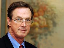 Der Amerikaner Michael Crichton, der Bestseller wie "Jurassic Park", "Enthüllung" und "Die Wiege der Sonne" schrieb, starb am 04. November 2008.
