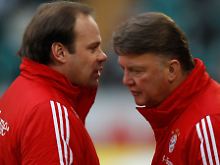 Zwiegespräch: Münchens Manager Christian Nerlinger und Trainer Louis van Gaal.
