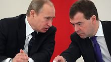 Medwedew will sich vom übermächtigen Putin lösen.