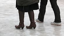 Schlittschuhe wären hier in Hamburg wahrscheinlich besser geeignet.
