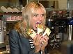 Heidi Klum wirbt für McDonald's.
