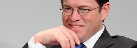 Zu Guttenberg scheitert mit seinen Forderungen, den Einsatz neu zu definieren.