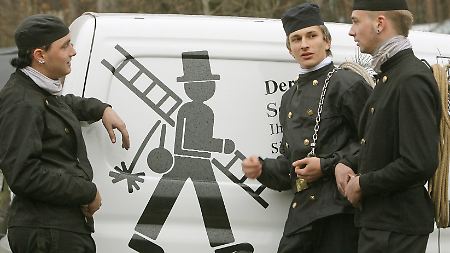Drei mit einem Lehrvertrag.