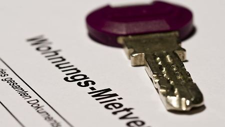 Wohnungsbewerber müssen dem Vermieter nicht alle Fragen beantworten - allerdings kann es sein, dass sie dann die Immobilie nicht bekommen.