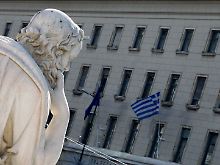 Eine Sokrates-Staue vor der griechischen Nationalbank. 