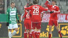 Disziplinlos im DFB-Pokal: Podolski und Petit zahlen