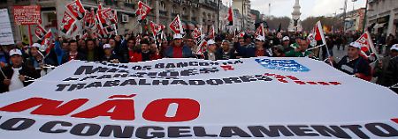 Die Sparbemühungen in Portugal führen im öffentlichen Dienst zu Protesten.