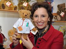 Auch Teddys kann man von Kind zu Kind weiterreichen.