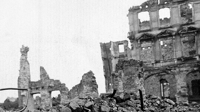 Elbflorenz in Trümmern: Der Angriff auf Dresden
