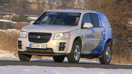 Als Basisfahrzeug für das Wasserstoff-Mobil dient ein Chevrolet Equinox.