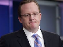 Regierungssprecher Gibbs.