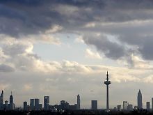 Blick auf die Hochhäuser von Frankfurt am Main. 