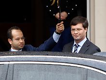 Ministerpräsident Balkenende (r.) bleibt kommissarisch im Amt.