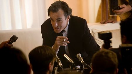Vor der Pressemeute: Guido Continis (Daniel Day-Lewis) neuer Film wird mit Spannung erwartet