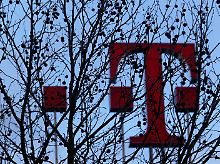 "T" wie ... - Das Logo der Telekom sieht von hinten nicht viel anders aus als von vorn.