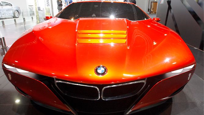 Rot kommt auch BMW daher. Die Bayern belegen in der Zulassungsstatistik Januar den dritten Platz mit einem Anteil von 7,7 Prozent.