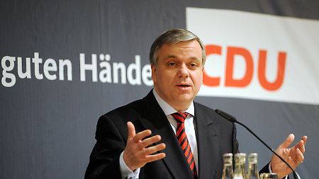 Michael Freytag kündigt während seiner Rede auf dem Landesparteitag der CDU in Hamburg überraschend seinen Rücktritt aus der Politik an.