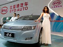 Guangzhou Autoshow im November 2009: Die Chinesen wissen genau, wie westliche Experten ein Auto präsentiert sehen wollen.