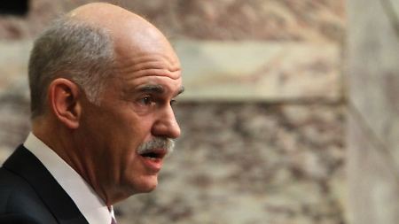 Überlebt Giorgos Papandreou die notwendige Sparorgie politisch?