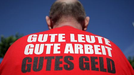 Bruttoverdienstrückgang in der Industrie besonders hoch.