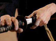 Die Hand am Spar-Katana: Ehre und Verantwortung besitzen in Japan eine bildreiche Tradition.