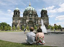 Das letzte Radweg-Stück führt vom Schlossplatz und dem Dom ...