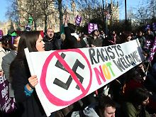 "Rassisten nicht willkommen": Demonstranten vor dem britischen Parlament.