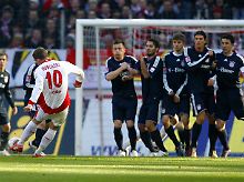 Podolskis Freistoß in der 31. Minute war für FCB-Keeper Jörg Butt unhaltbar.