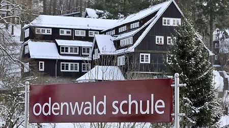An der einst als pädagogisches Vorzeigeprojekt konzipierten Lehranstalt soll es zu massivem sexuellen Mißbrauch von Schülern durch Lehrer gekommen sein.