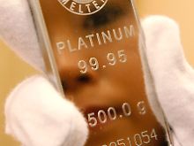 Handfester Werte: Ein halbes Kilo Platin.