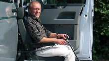 Das Ein- und Aussteigen leicht gemacht: Solche Schwenksitze sind für Autofahrer mit Handicap eine große Hilfe.