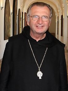 Seine Geschichte ist besonders widerlich: Erzabt Bruno Becker missbrauchte ein Kind, das bereits zwei Mal missbraucht worden war.