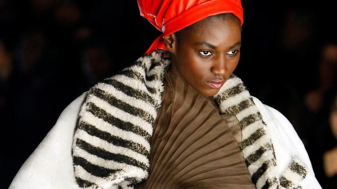 Prêt-à-Porter aus Paris: Von Purismus über Pelz bis Hippie