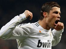 Ronaldo war im Sommer 2009 für die Rekordablöse von 94 Millionen Euro von Manchester nach Madrid gewechselt.