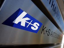 Kali und Salz für Äcker und Straßen: Das Firmenschild vor der Zentrale in Kassel.