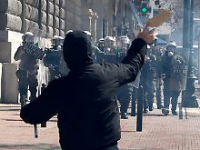 Etwa 30 Jugendliche setzen bei den Protesten auf Gewalt.