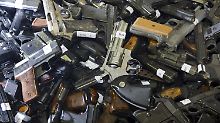 Jedes Jahr werden beim Handel mit kleinen Waffen rund 960 Milliarden Euro umgesetzt.