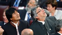 Hält die Decke? Boliviens Präsident Morales und Paraguays Präsdient Lugo während der Amtseinführung.